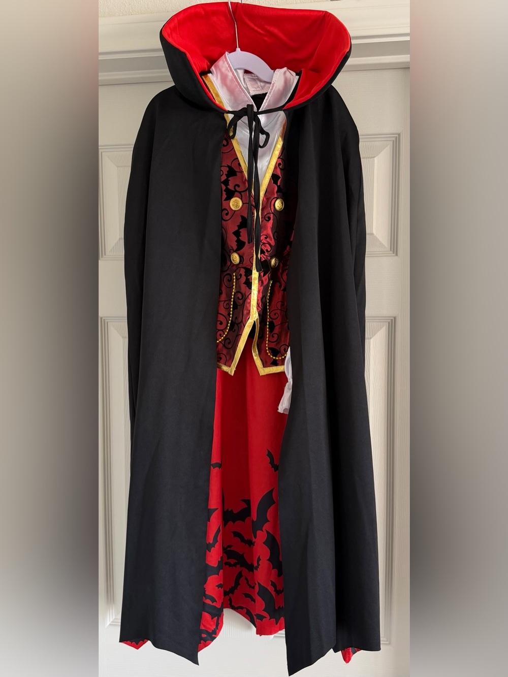 EUC Kids Gothic Vampire Costume w/ Cape and 1-Piece Vest/Top - Red & Black, 9/10